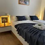 Mali Raj Makarska